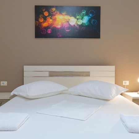 Saranda Inn Rooms & Apartments المظهر الخارجي الصورة