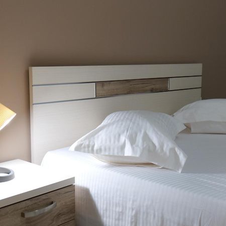 Saranda Inn Rooms & Apartments المظهر الخارجي الصورة