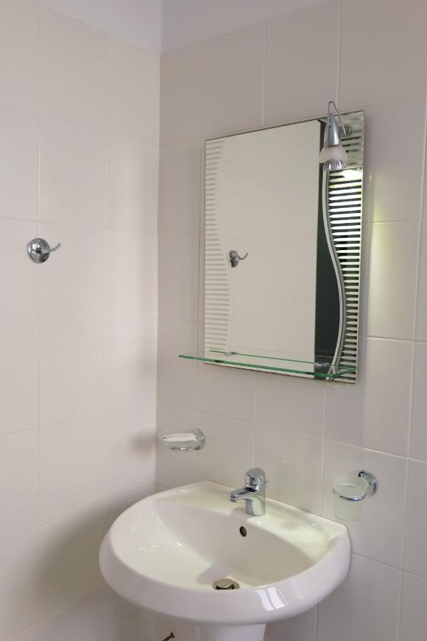 Saranda Inn Rooms & Apartments المظهر الخارجي الصورة